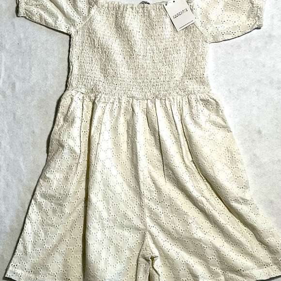 Plus size Holiday Short one piece white XL vacation. travel Curvy Vacation Short - Picture 8 of 11